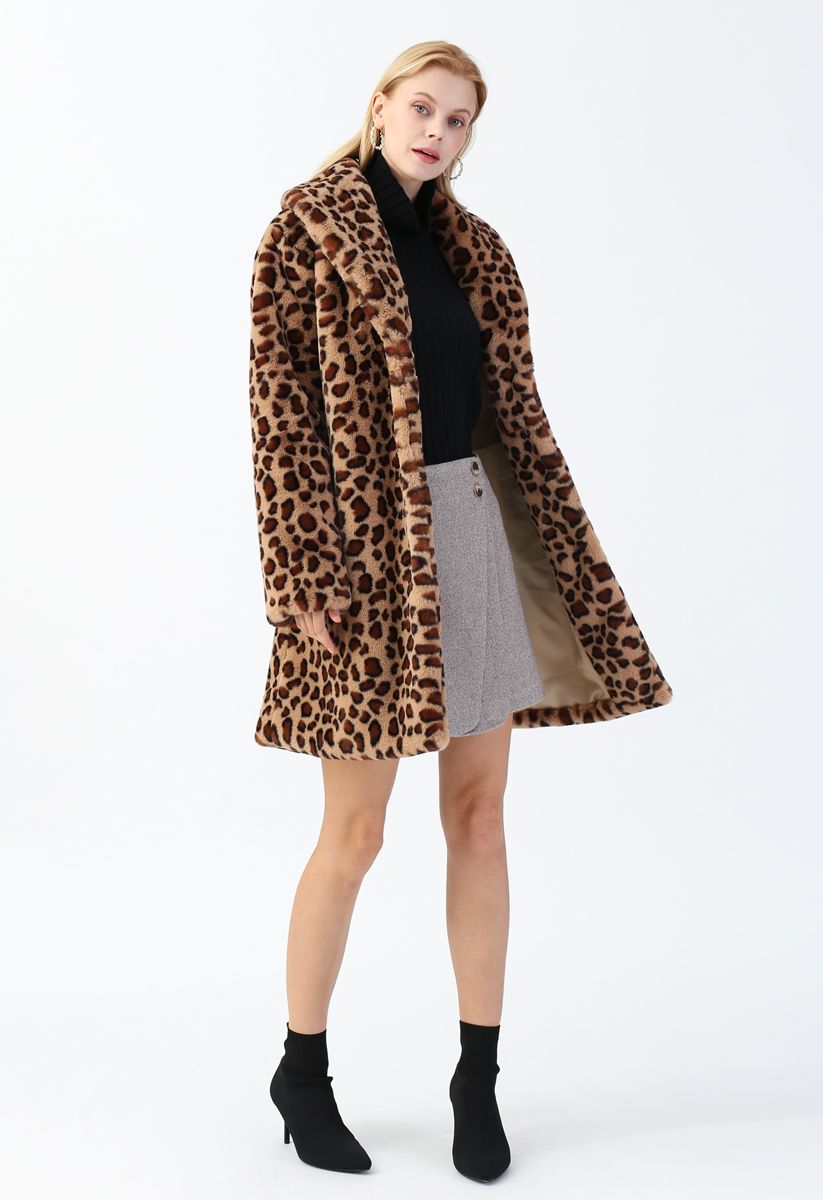 Abrigo largo con cuello de piel sintética de leopardo marrón