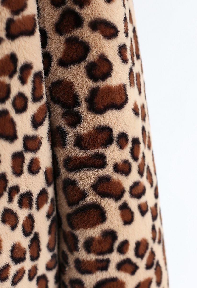 Abrigo largo con cuello de piel sintética de leopardo marrón