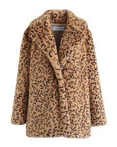 Abrigo de piel sintética de leopardo con cuello en tostado